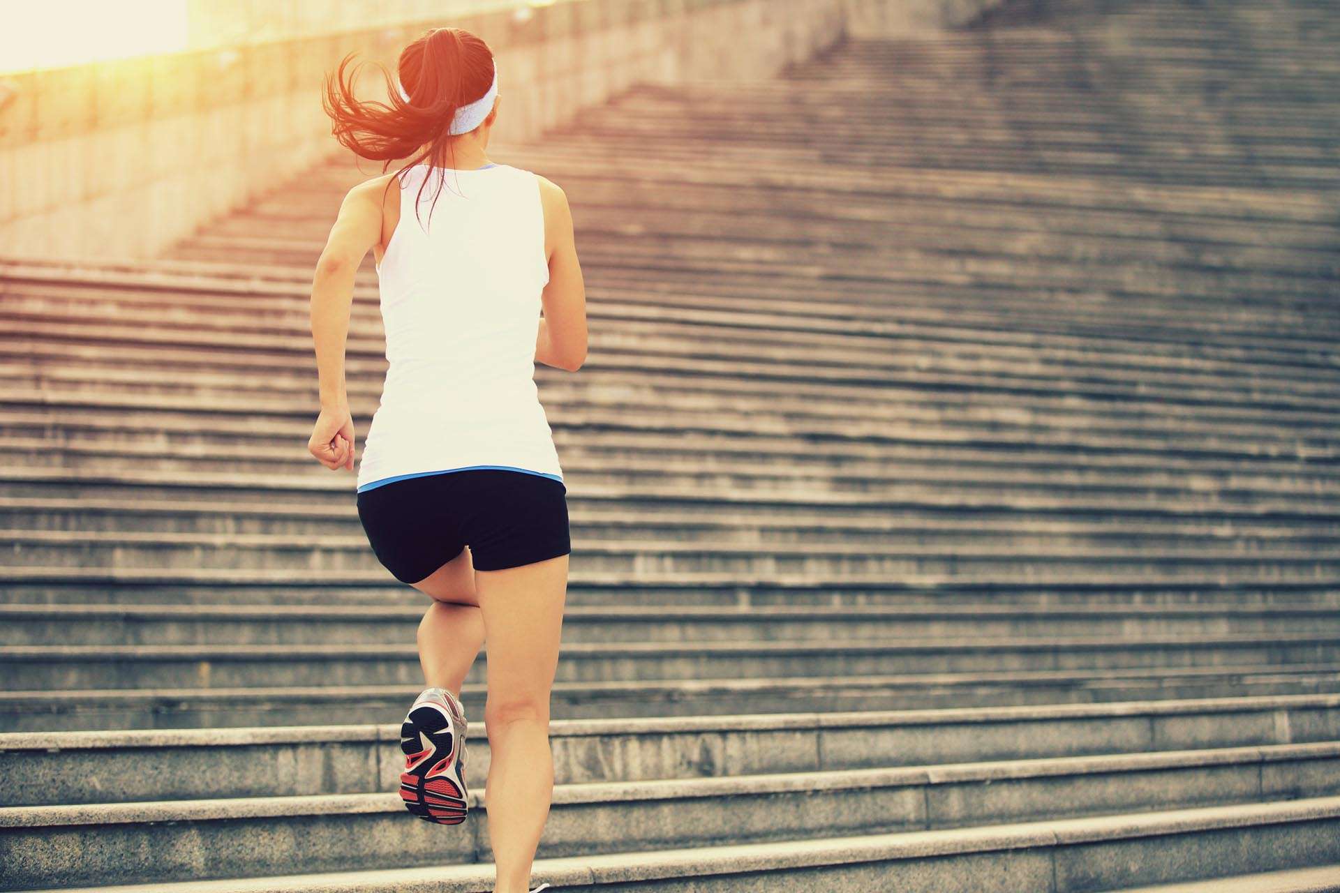 esercizi sulle scale senza andare in palestra