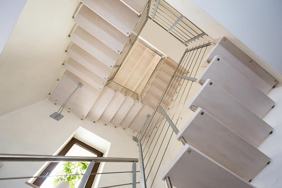 grandes installations mobirolo escalier cantilever akura